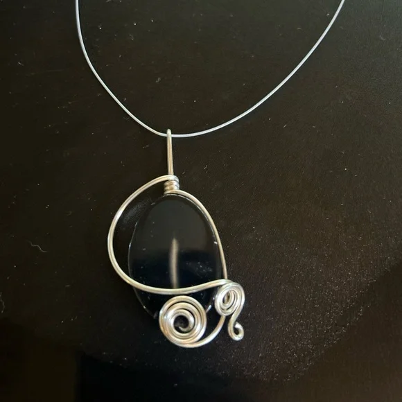 Unique necklace - Picture 2 of 2
